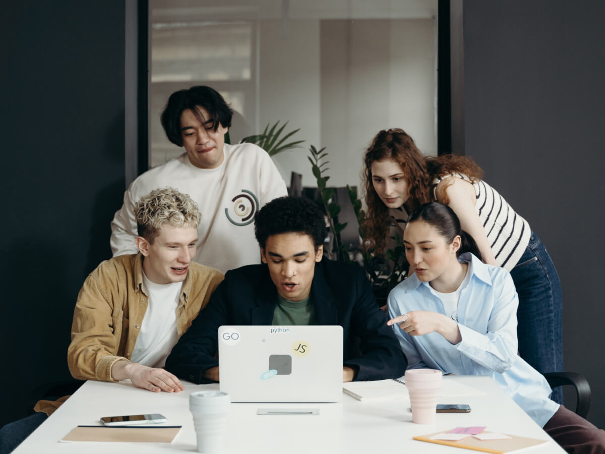 Primeros pasos para montar tu empresa o startup y ayudas de las que podrás beneficiarte