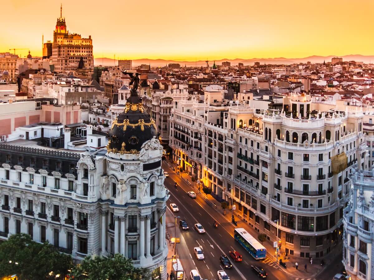 Cómo moverse por Madrid: metro, biciMad, taxi, moto y más